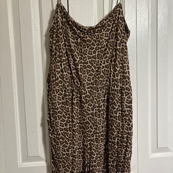 Leopard Romper XL - Picture 1 of 3